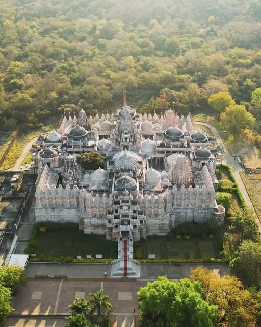 Udaipur to Ranakpur Jain Temple: Full Day Trip Itinerary