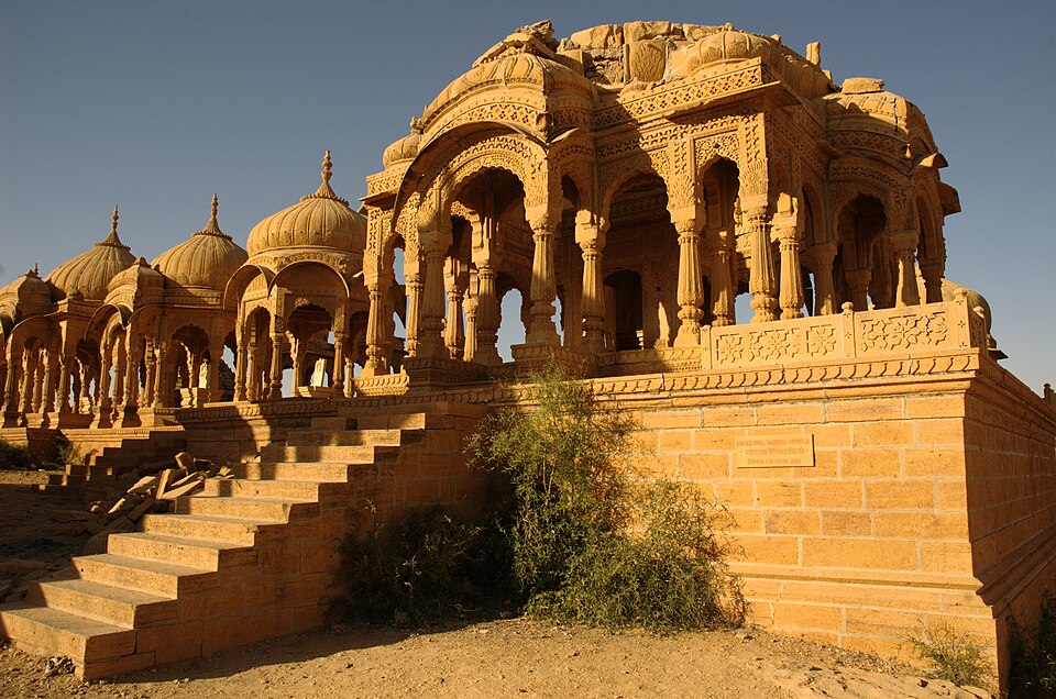 Sunset over sandstone cenotaphs, a quiet spot among Jaisalmer sightseeing stops