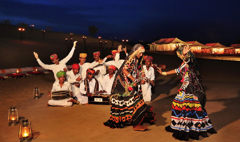 folk-dance-and-music-in-jaisalmer Jaisalmer desert camp cultural evening during winter season