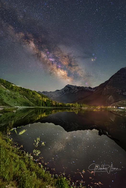 ight sky photo over a Himalayan valley village, visible stars and a faint Milky Way band Clear night sky above Sissu, one of the best stargazing spots in Lahaul Valley