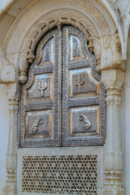 temple entrance with intricately carved silver doors at Karni Mata Temple in Deshnok Karni Mata Temple entrance during a Bikaner to Karni Mata Temple day trip