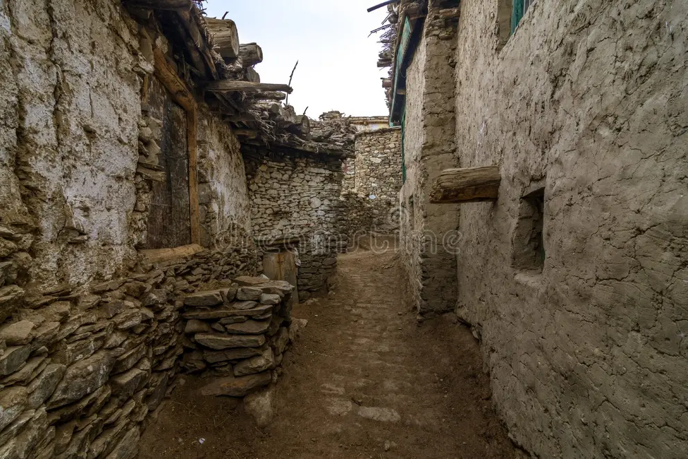 traditional-houses-nako-village-kinnaur-valley-himachal-pradesh-nako-village-himalayas Traditional stone houses and narrow lanes in Nako village, Kinnaur