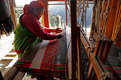  Handwoven Kullu shawls and caps, a top thing to do in Kullu