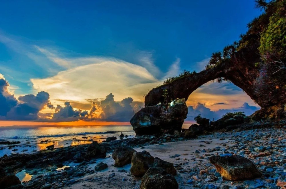  Natural Bridge at low tide, a must-see on a Neil Island day trip from Port Blair