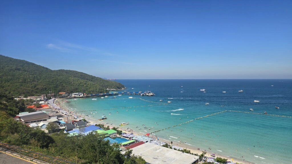 Clear water and white sand at Coral Island, a must-do in Pattaya sightseeing