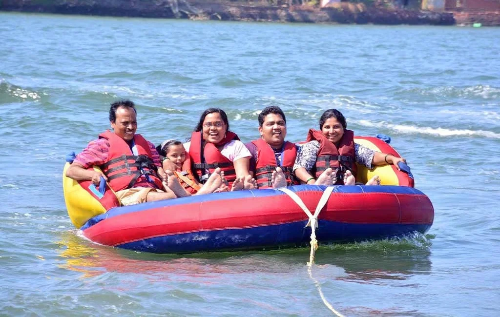 north-goa-ringo-bumper-ride-at-candolim-beach-1