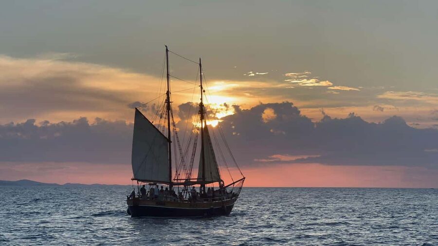 zadar-sunset-cruise-on-traditional-boat-with-wine-1 Boats leaving Port Blair harbour for a Barren Island volcano cruise at sunrise